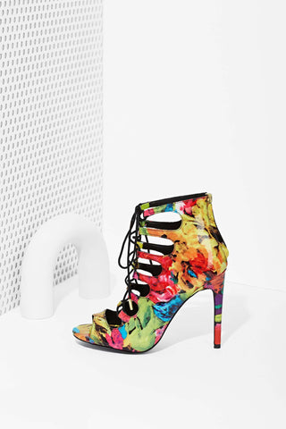 Steve Madden Cynthia Ghillie Heel - Floral